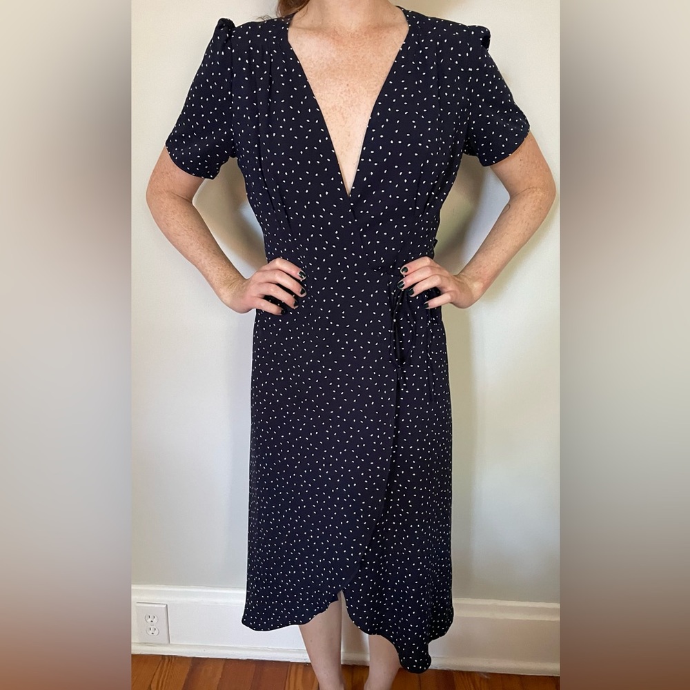 Everly midi wrap dress size small